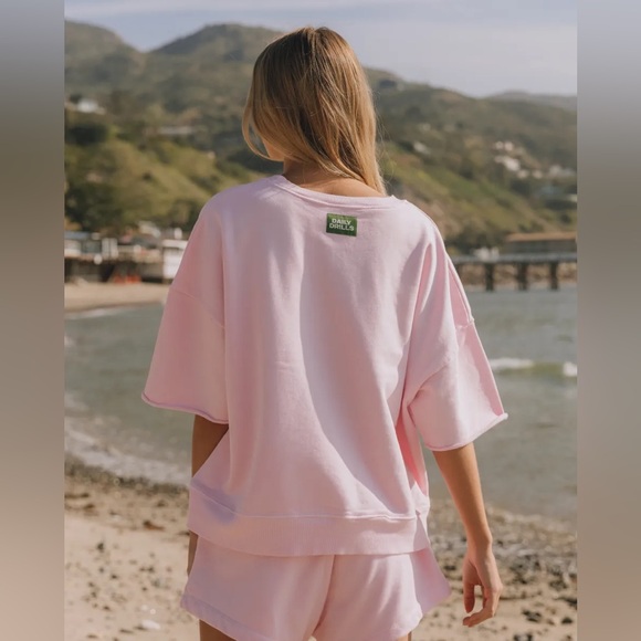 Daily Drills Cropped Sleeve Crew & Super Shorts Set in Cupid - Picture 2 of 8